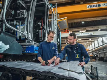 Whether piles are to be drilled or subsoil improved, Bauer drilling rigs work efficiently, safely and sustainably.