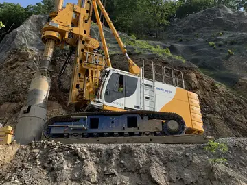 Wiertnica BAUER BG 26 BT 70