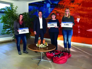 Weihnachtsspende der BAUER AG: Ein kleines Licht in die Welt benachteiligter Menschen bringen