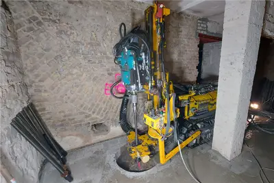 A KLEMM KR 701 rig was used for the anchor drilling work.